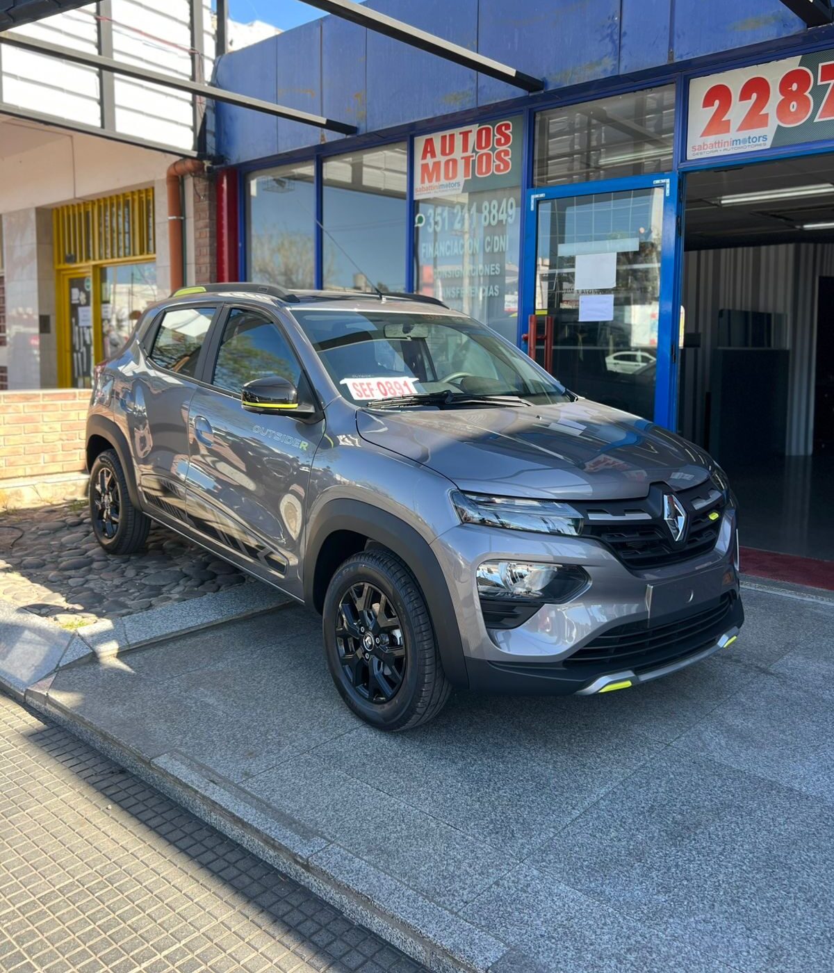 Vehículo 02 - RENAULT KWID OUTSIDER 1.0