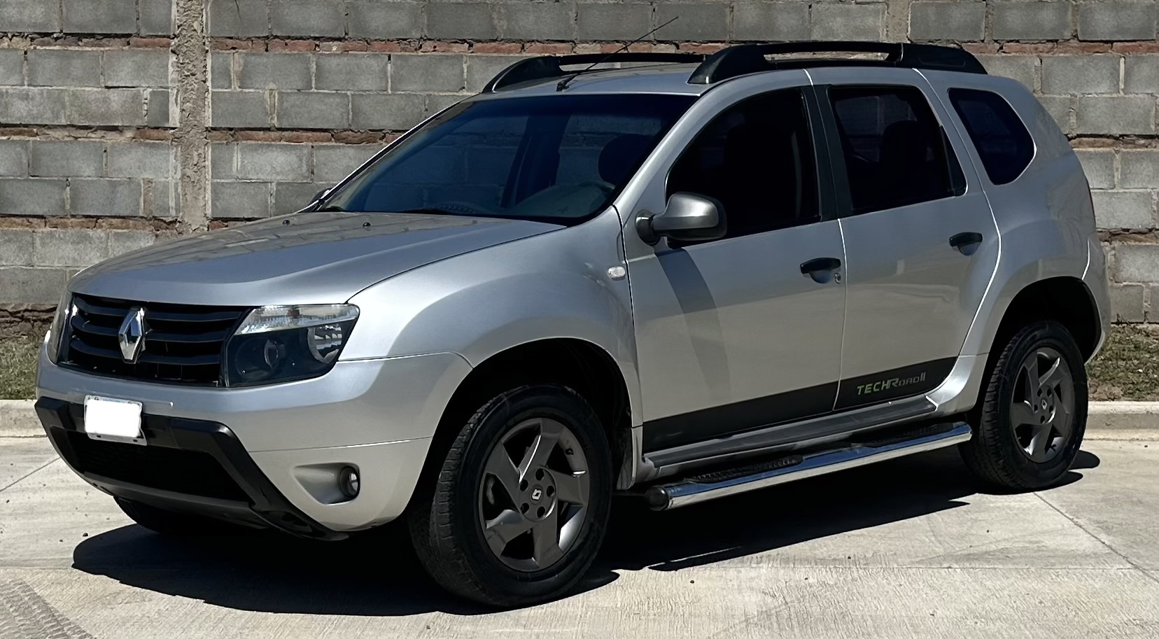 Vehículo 02 - RENAULT DUSTER 1.6 TECH ROAD II