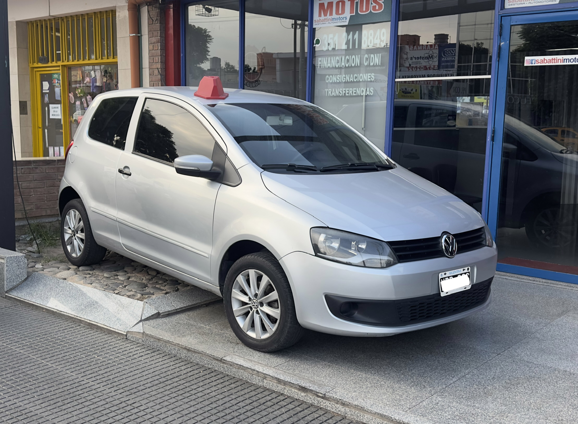 Vehículo 38 - VOLKSWAGEN FOX 1.6 CONFORTLINE 3P